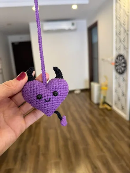 Crochet Heart Keychain – gift halloween