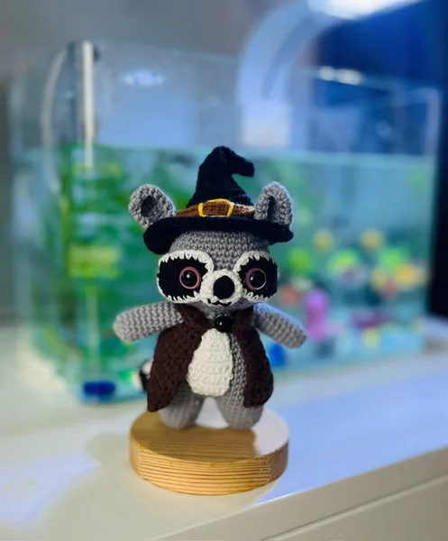 Wizard Raccoon Crochet Plush – crochet raccoon