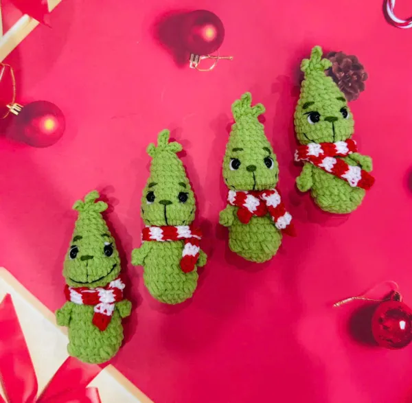 Handmade Crochet Grinch – Grinch Keychain – Amigurumi Grinch – Grinch Keychain