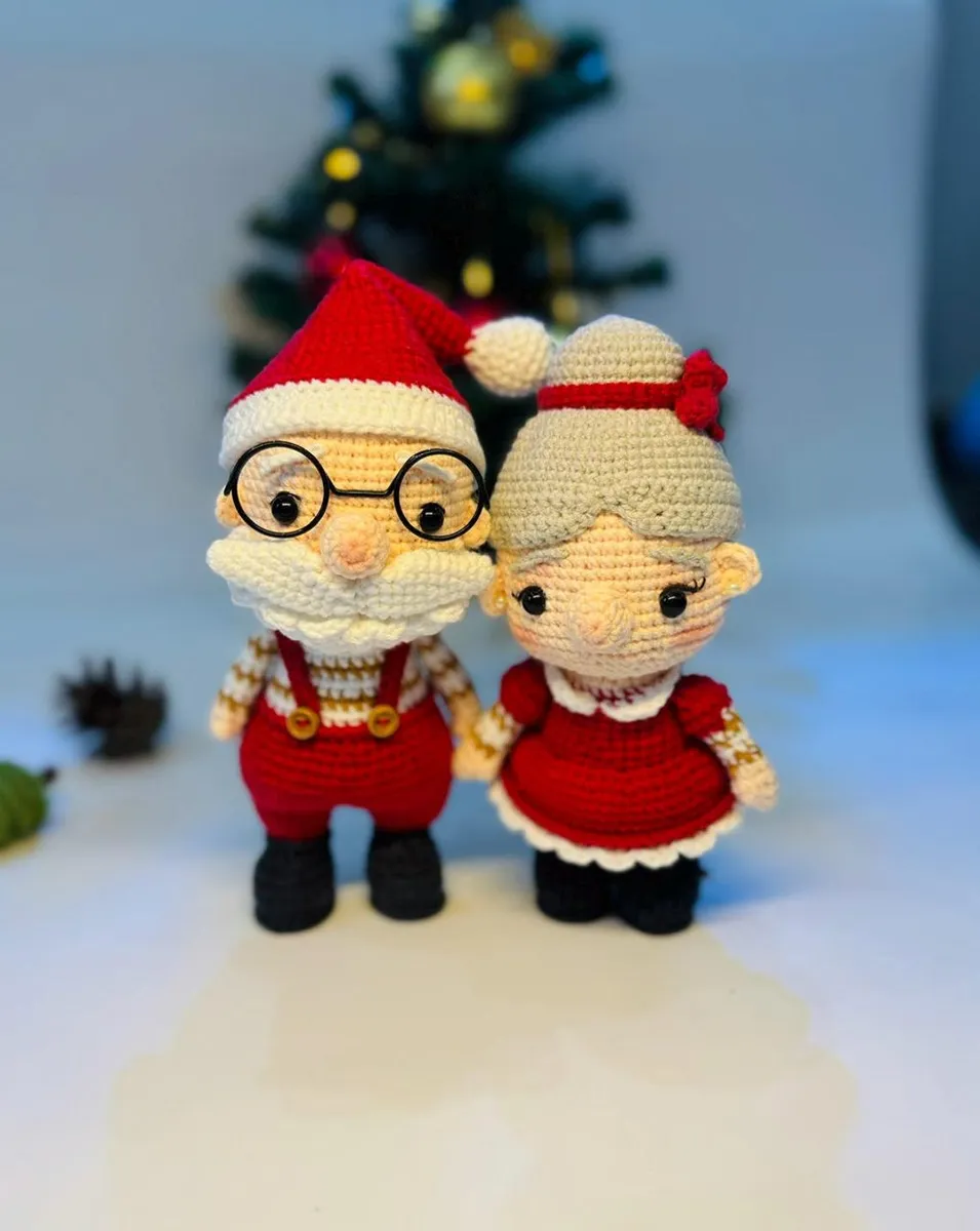 Crochet Santa & Mrs. Claus