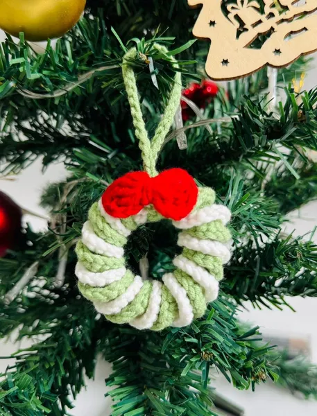 Handmade Crochet Christmas Ornament – Cotton Wreath Bauble – hanging noel