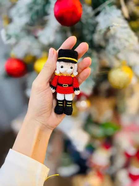 Tiny Nutcracker Crochet Pattern – Nutcracker tutorial
