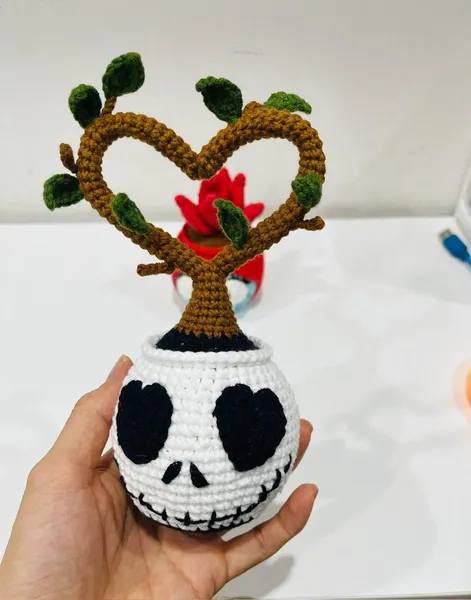 Handmade Crochet Skeleton Planter – Spooky Gothic Plant Pot – couple gift
