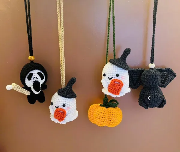 Crochet Halloween Car Charm – Ghost and Pumpkin – crochet bat charm