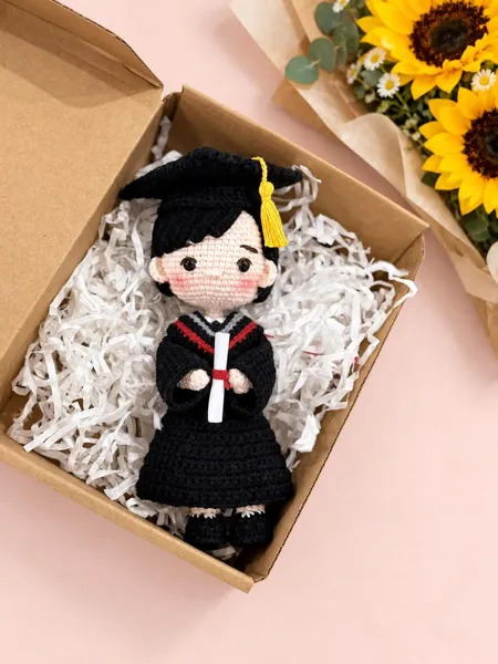 Crochet Graduation Doll PDF Pattern – Boy Graduation Pattern – graduate gift idea