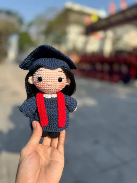 Crochet Graduation Doll – Personalized Amigurumi Grad Gift – amigurumi grad doll