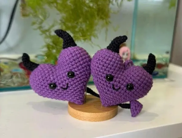 Crochet Heart Keychain – devil heart
