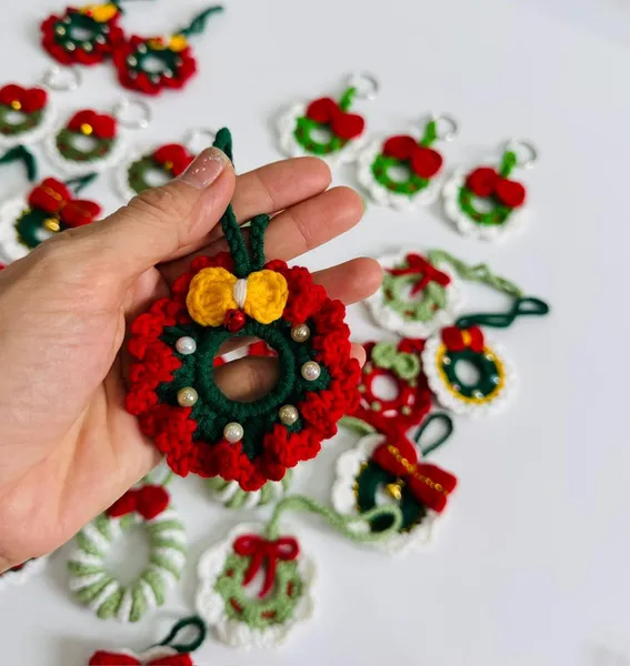 Handmade Crochet Christmas Ornament – Cotton Wreath Bauble – hanging tree