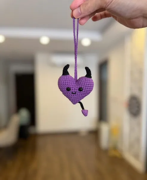 Crochet Heart Keychain – Little Evil