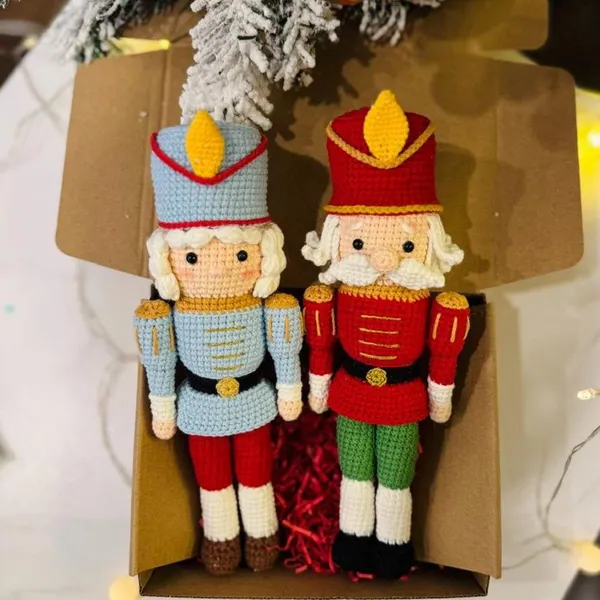 Nutcracker Couple Amigurumi Crochet Pattern PDF – nutcracker patterN