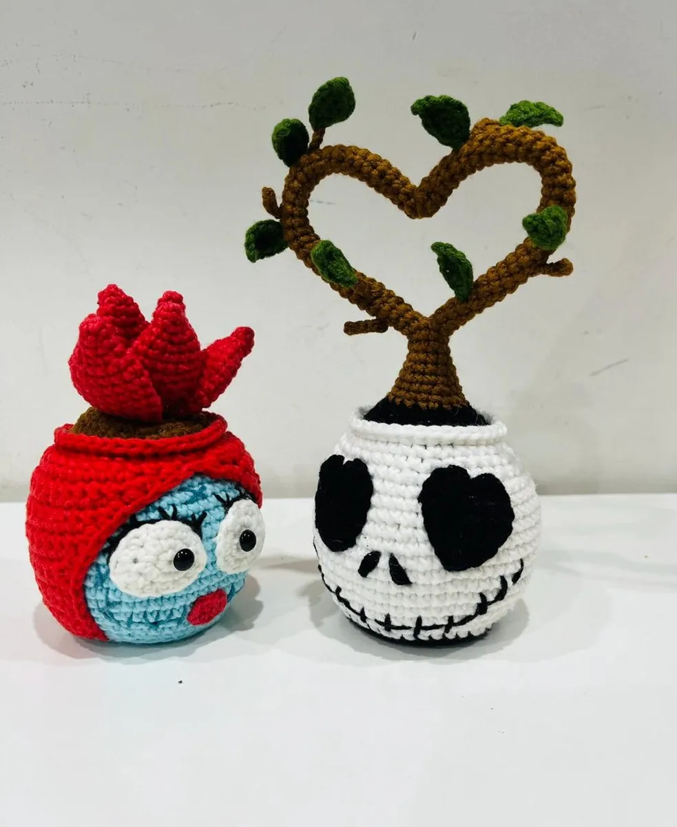 Handmade Crochet Skeleton Planter – Spooky Gothic Plant Pot