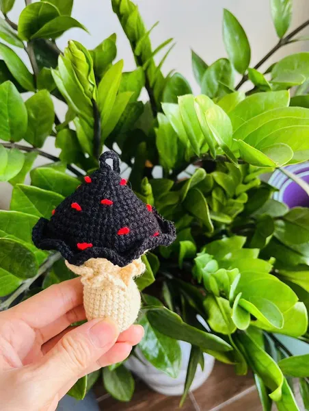 Gehäkelter Pilz Autoanhänger – Amigurumi Pilz