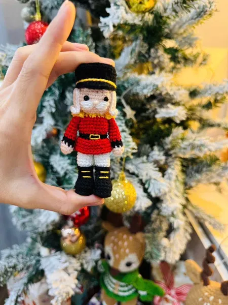 Tiny Nutcracker Crochet Pattern – christmas crochet